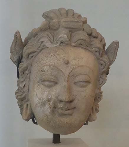 Figure in Stucco: Head of Bodhisattva, Tapa-i Kafarihā, Hadda