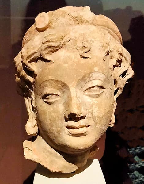 Figure in Stucco: Head of Bodhisattva, Tapa-i Kafarihā, Hadda