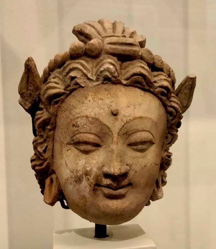 Figure in Stucco: Head of Bodhisattva, Tapa-i Kafarihā, Hadda