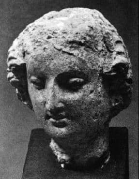 Figure in Stucco: Head of a young donor, Tapa Kalān, Hadda