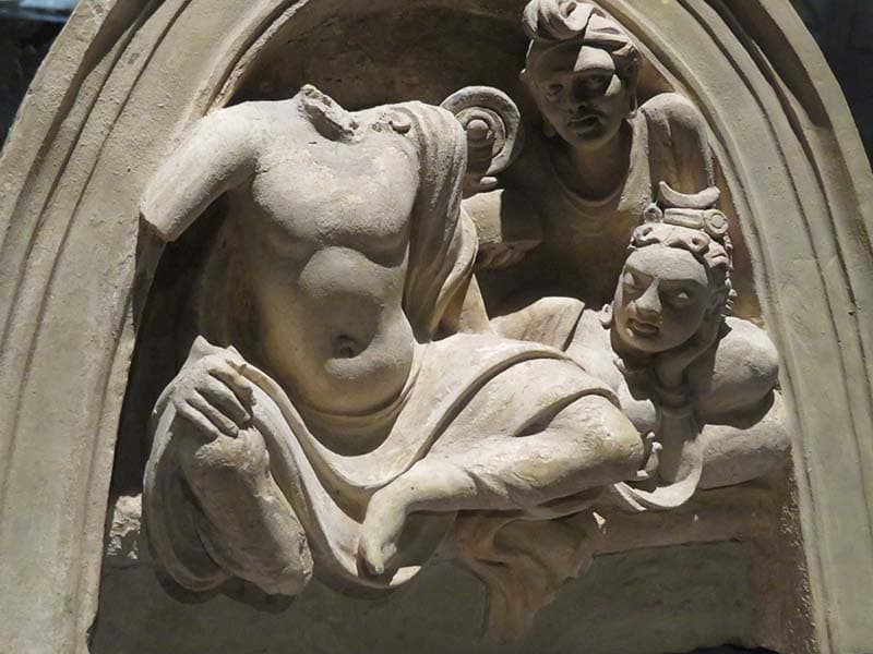 Medallion-shaped niche in Stucco: The Great Renunciation, Tapa Kalān, Hadda