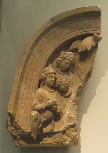 Medallion-shaped niche in Stucco: Offering of the Four Bowls, Tapa Kalān, Hadda